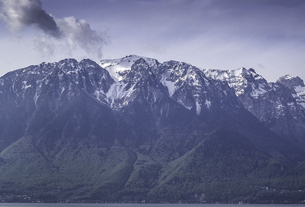 Peaks from Le Grammont to the Cornets des Bises. Photograph: David Hill, April 2011 