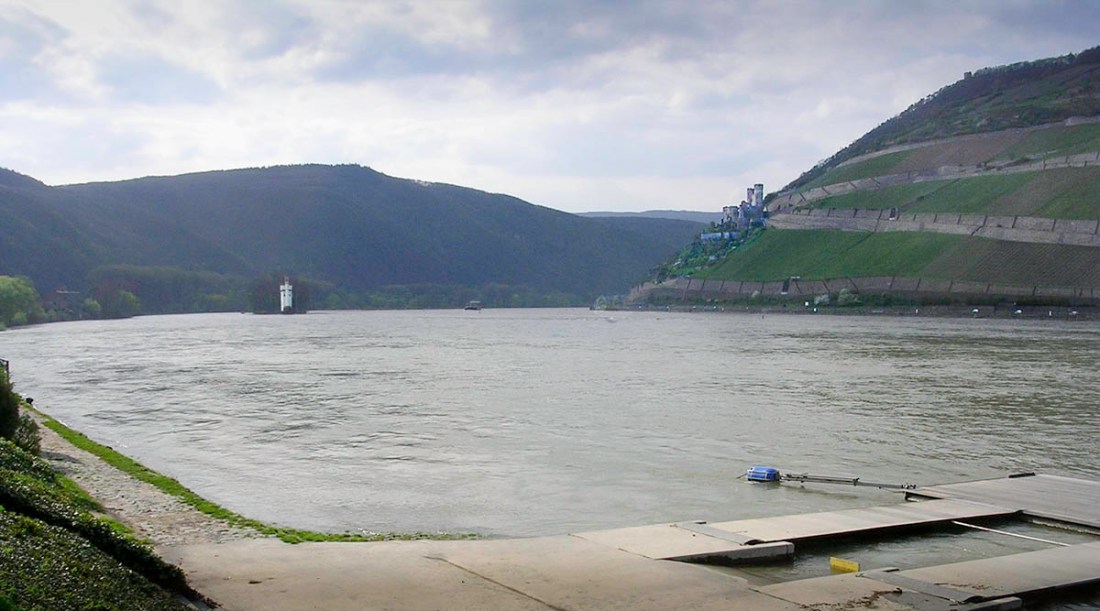 Binger Loch and the Mausethurm with Burg Ehrenfels from the quay at Bingen Photograph by David Hill, 20 April 2006, 16.10 It is only on this line of sight that Ehrenfels can appear both in profile and silhouetted. Click on image to open full size 