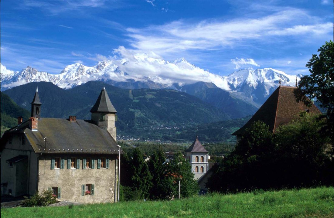 Mont Blanc from Sallanches Photo by David Hill taken June 1991. Taken from the first bend of the Route de Doran above Sallanches. When Turner sketched this material in 1836 he combined it with the mountains as seen from a higher vantage point. Click on image to enlarge. 