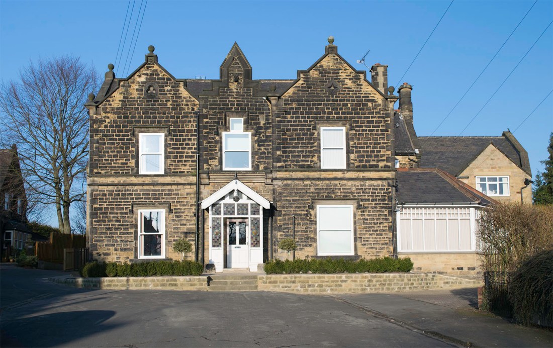 Sandfield House Photograph by David Hill taken 10 February 2015, 16.15. Possibly the house indicated in Grimshaw’s watercolour furthest back at the right. Sandfield House, recently converted to apartments, stands on this exact line of sight, but I have not been able to establish the date of the building and Grimshaw’s detail is too faint to be certain of the identification. Click on image to enlarge.