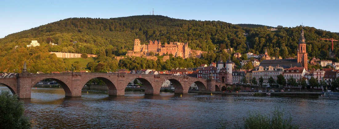 Heidelberg Bridge, Castle and Heileggeistkirche Photograph by David Hill taken 25 August 2015, 17.51 GMT Turner probably spent his first full day, as I did, exploring the castle precincts, and the second day exploring the views of the town and castle from the shores of the Neckar across the bridge. He began with a careful study of the bridge, castle and church, across two pages of his sketchbook before systematically exploring the shore at intervals both down and upstream.